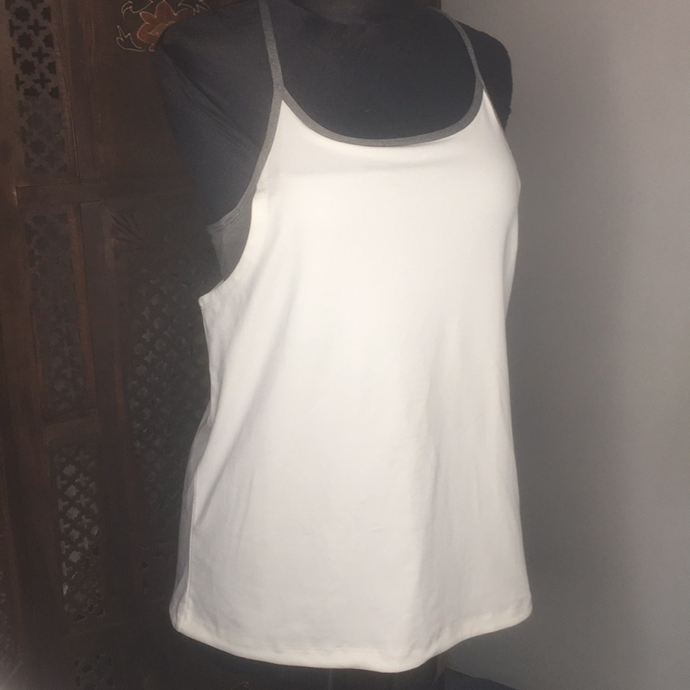 Fabletics Cashel Built-In Bra Swing Tank